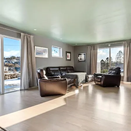 3 Bedroom Awesome In Nesttun Apartment