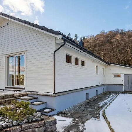 Διαμέρισμα 3 Bedroom Awesome In Nesttun Μπέργκεν