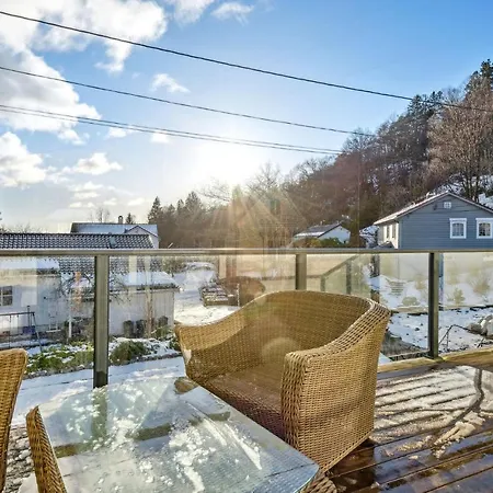 3 Bedroom Awesome In Nesttun برغن