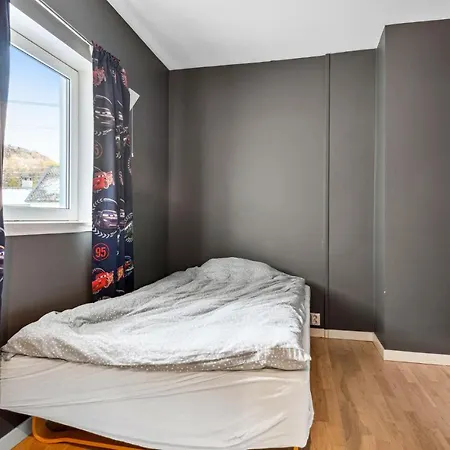 3 Bedroom Awesome In Nesttun برغن