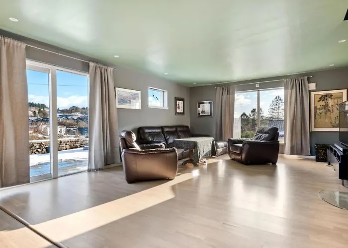 3 Bedroom Awesome In Nesttun Apartment