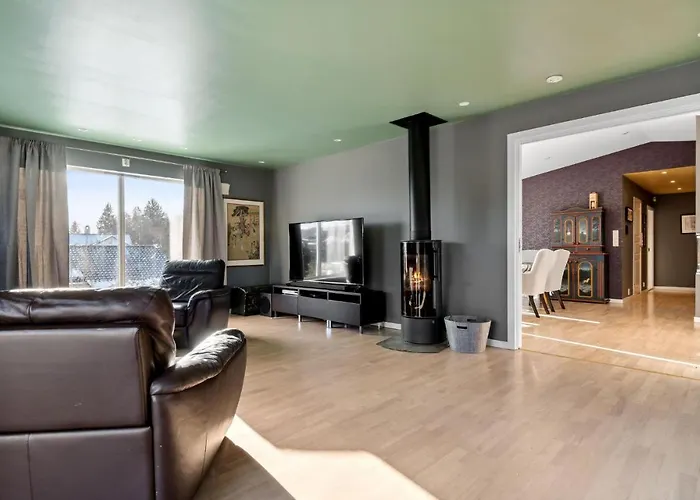 3 Bedroom Awesome In Nesttun Apartment